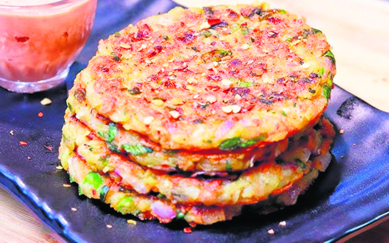 ચીઝી આલુ પૂડલા... ચીઝી આલુ પૂડલા...