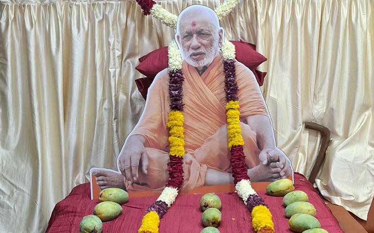 કુમકુમ મંદિરના 40મા સ્થાપના દિ કુમકુમ મંદિરના 40મા સ્થાપના દિ