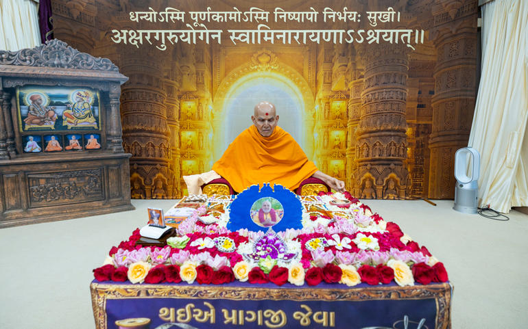 સાળંગપુરમાં મહંત સ્વામીની નિ સાળંગપુરમાં મહંત સ્વામીની નિ