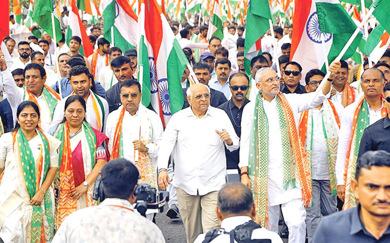 હર ઘર તિરંગાઃ ગાંધીનગર તિરંગા હર ઘર તિરંગાઃ ગાંધીનગર તિરંગા