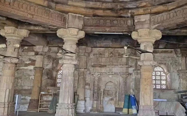 ભરૂચની જુમ્મા મસ્જિદના પ્રવે ભરૂચની જુમ્મા મસ્જિદના પ્રવે