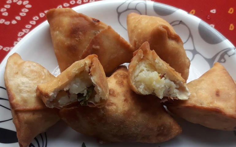 ફરાળી સમોસા... ફરાળી સમોસા...