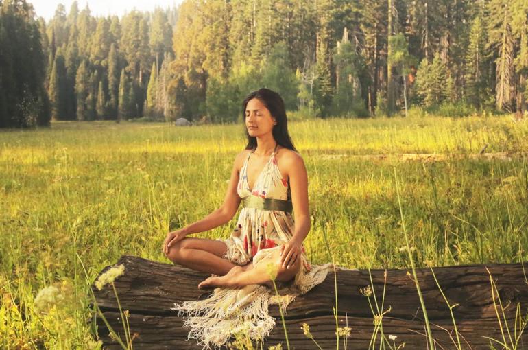Aruna-Shields-meditating 2