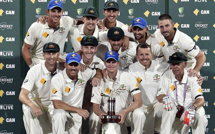 australia-cricket-team-with-the-trophy Day-Night Test