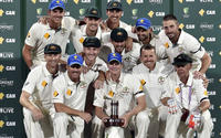 australia-cricket-team-with-the-trophy Day-Night Test