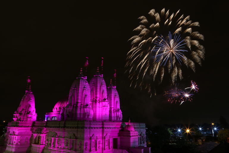 Diwali 2014_Neasden Temple lit up in pink for Breast Cancer Awareness month