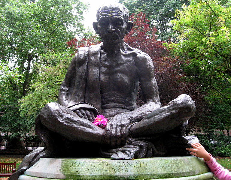 Gandhi_statue._Tavistock_Square
