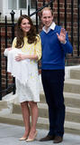 Kate-William with New baby-2