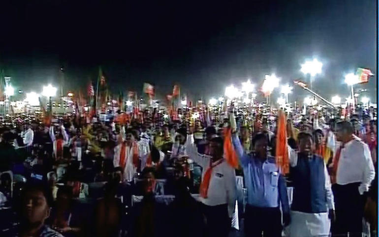 Modi-Airport Torchlight