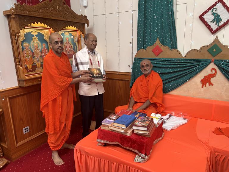 Shree Swaminarayan Mandir Kumkum -- CB Patel honoured 