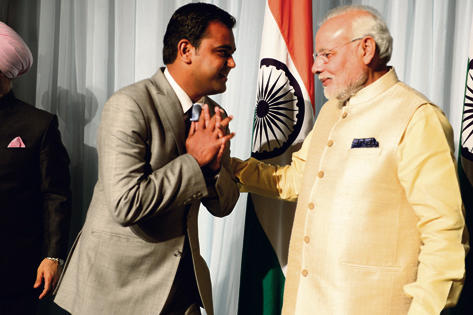 Siddharth Kumawat Greeting Hon. Modi Ji