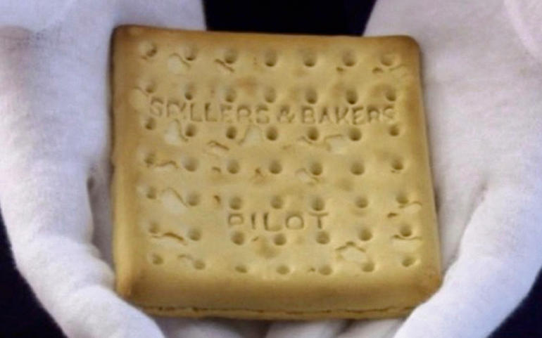 titanic cracker