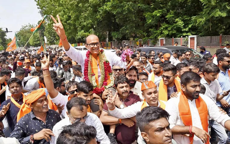 vadodara vijay sarghas